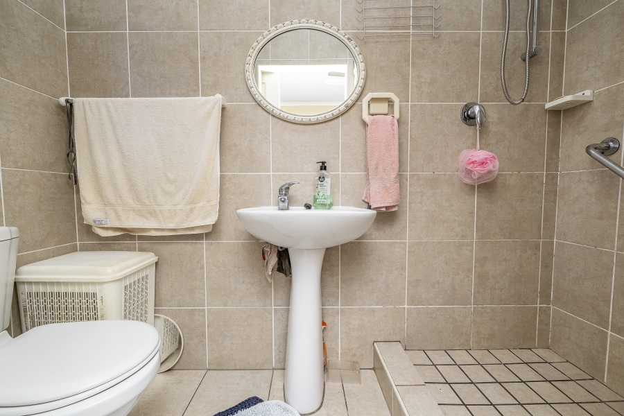 2 Bedroom Property for Sale in Protea Heights Western Cape